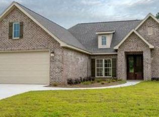 18 W Cadbury Ln, Hattiesburg, MS 39402