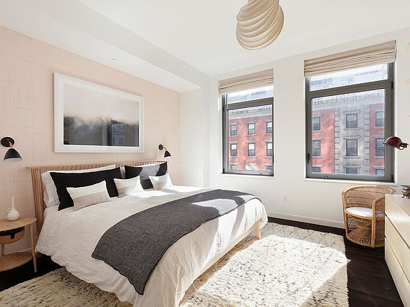 4th image of 37 Warren St APT 4C