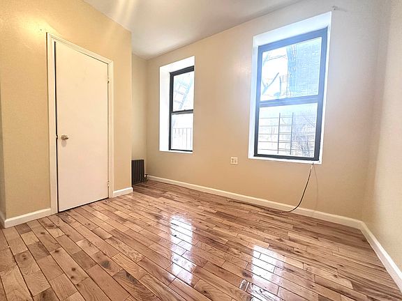 3rd image of 123 Wadsworth Ave APT 3