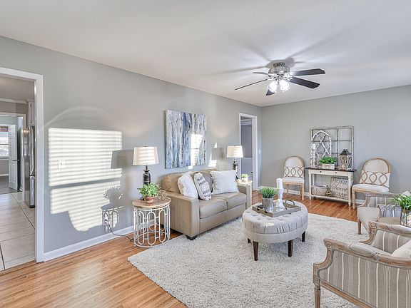 3rd image of 1615 Minerva Dr