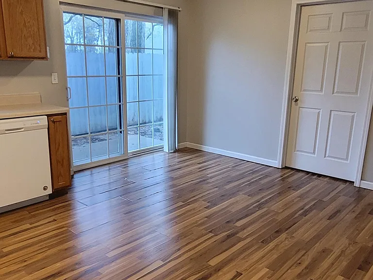 28 Fox Hollow Dr #28 — Photo 8