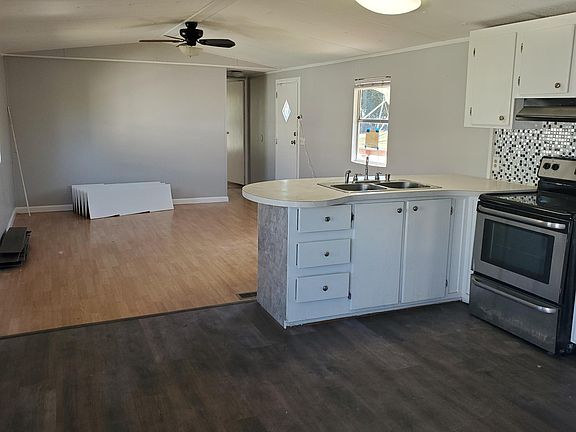 3rd image of 110 Alex Dr