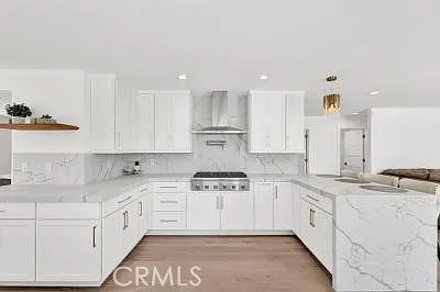 18340 Sandringham Ct — Photo 9