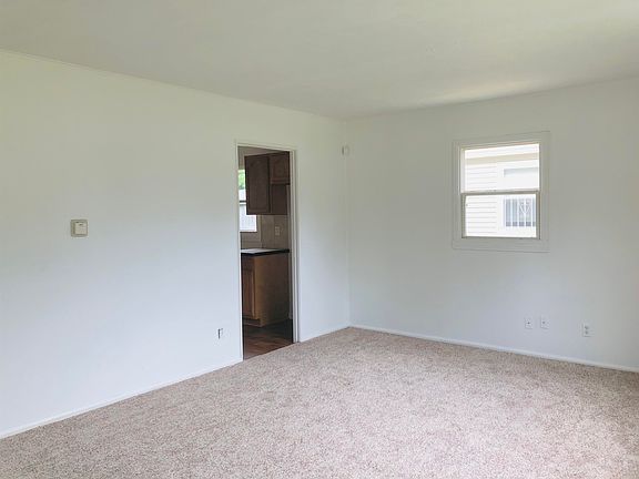 5th image of 928 N Sunset Ave