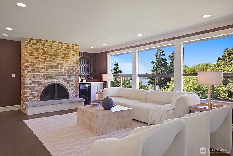 4th image of 9100 Olympic View Drive
