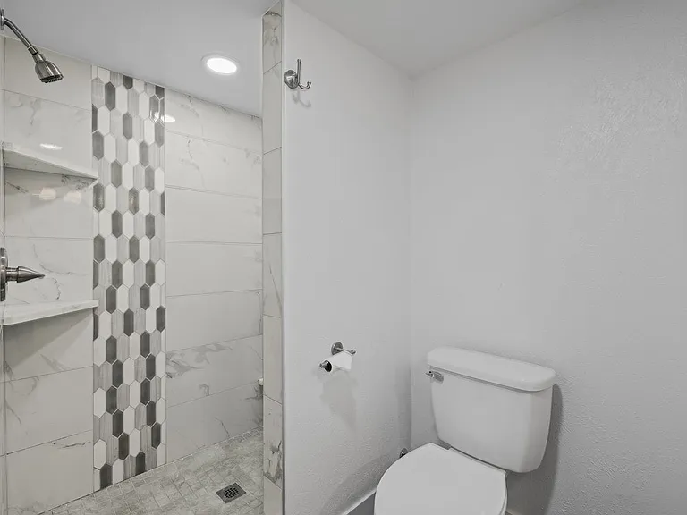 1393 S Grant St — Photo 22