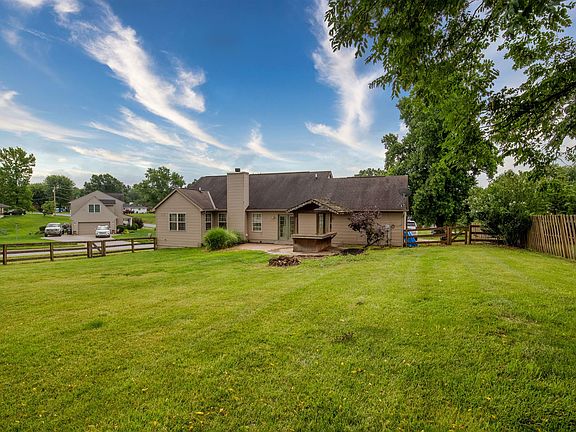 2nd image of 1540 Dublin Pl