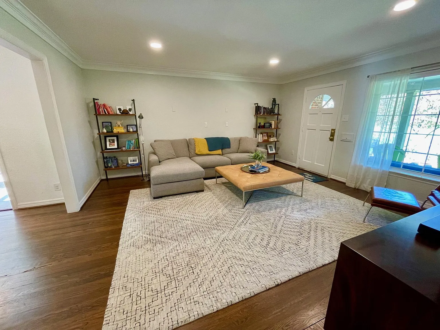 718 W Colorado Blvd — Photo 3