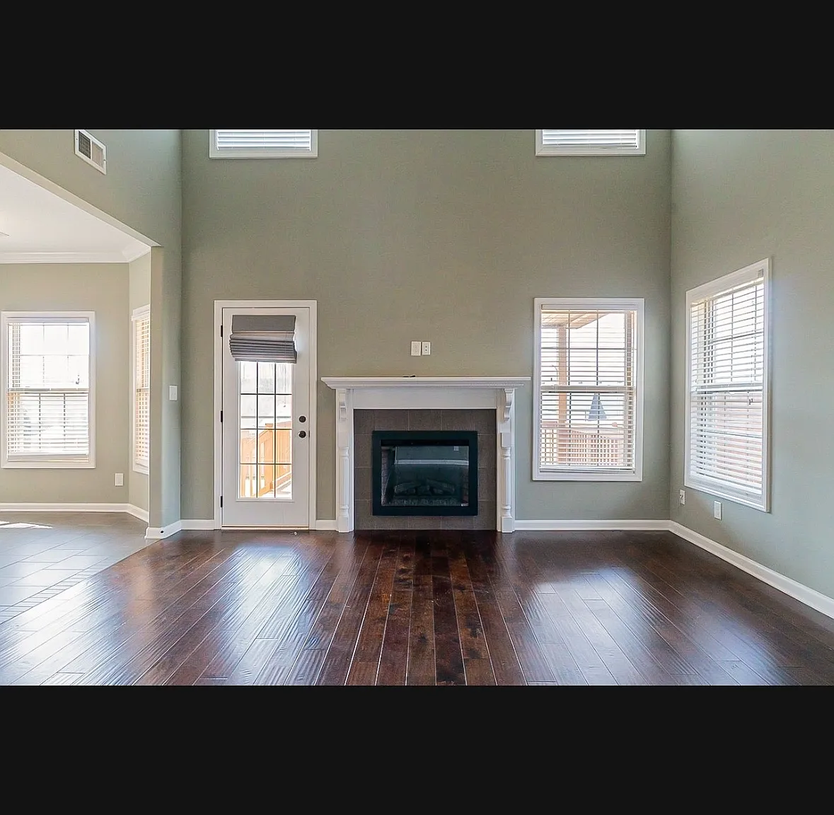 4 bed, 2204 sqft, $2,600 — Photo 2