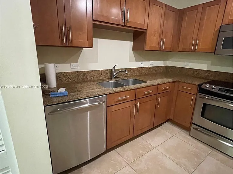 8395 SW 73rd Ave #505 — Photo 18