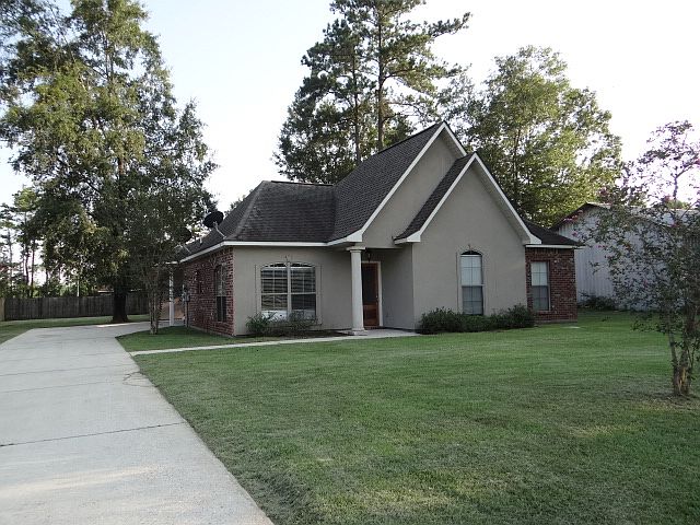 1st image of 20720 Benton Heights Ave