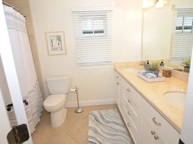 135 E Ave — Photo 29