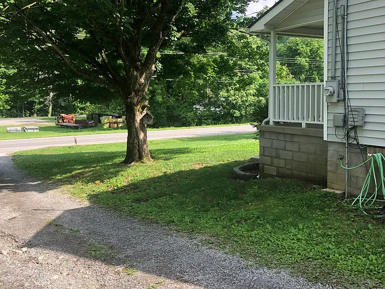 1290 Louisville Hwy — Photo 5