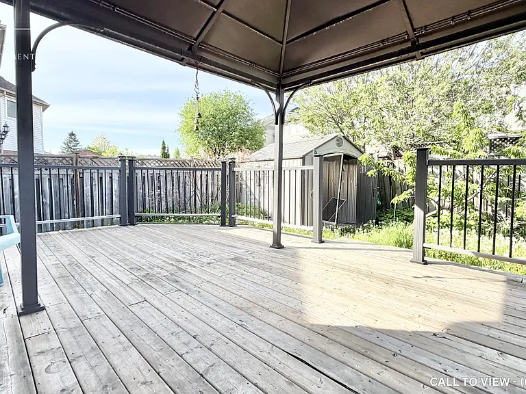 190 Moffatt Ave — Photo 14