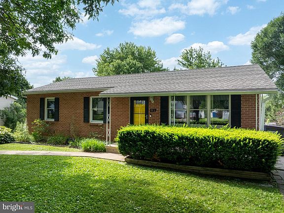 2nd image of 139 Kuhns Ln