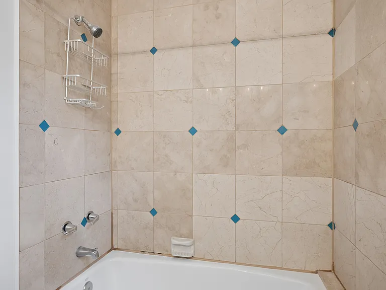 592 Scott Cir — Photo 18