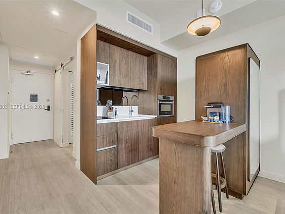 5th image of 1611 SW 2nd Ave Unit 713