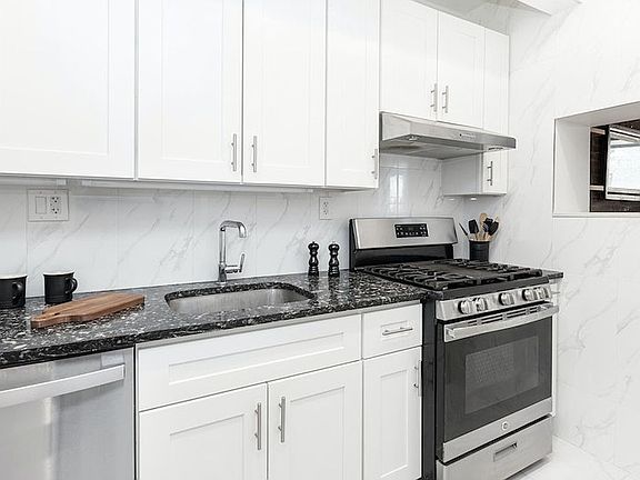 4th image of 105 Montague St APT 404