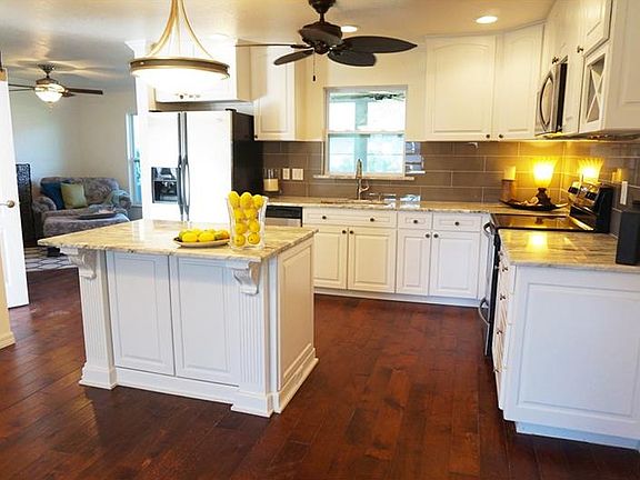 3rd image of 2943 Captiva Gardens Dr