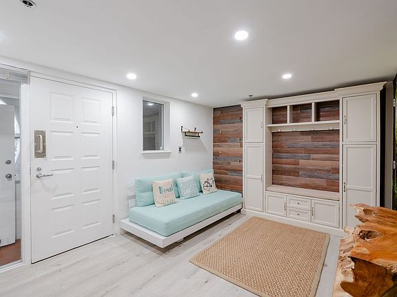 4th image of 100 Jefferson Ave APT 10012