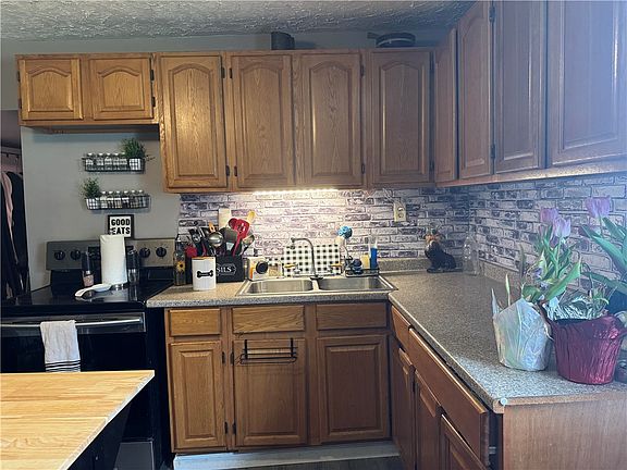 3rd image of 128 Keeny Row
