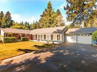 6215 Island Crest Way, Mercer Island, WA 98040