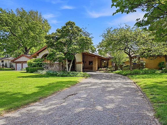 4th image of 2222 E 45th Pl