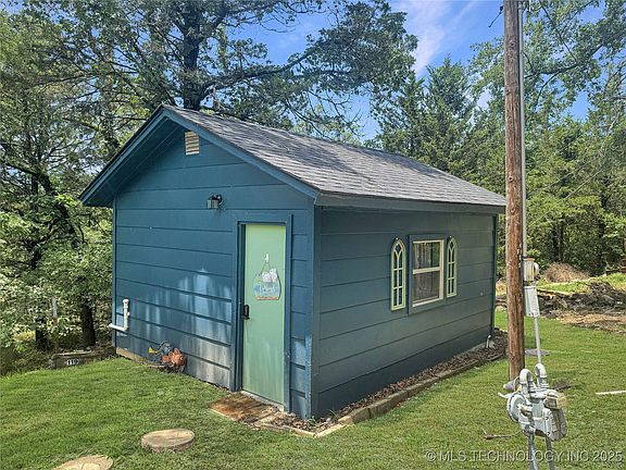 2nd image of 29557 S Bayside Ln
