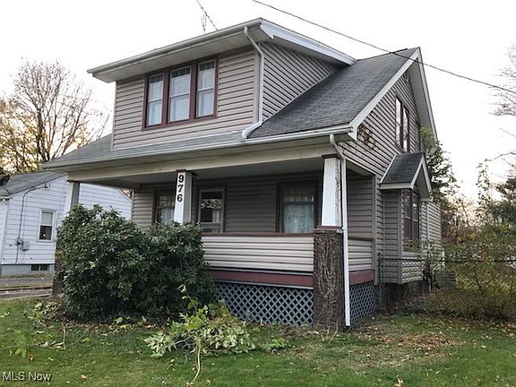 2nd image of 976 Hazelwood Ave SE