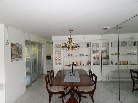 3rd image of 808 Nokomis Ave S