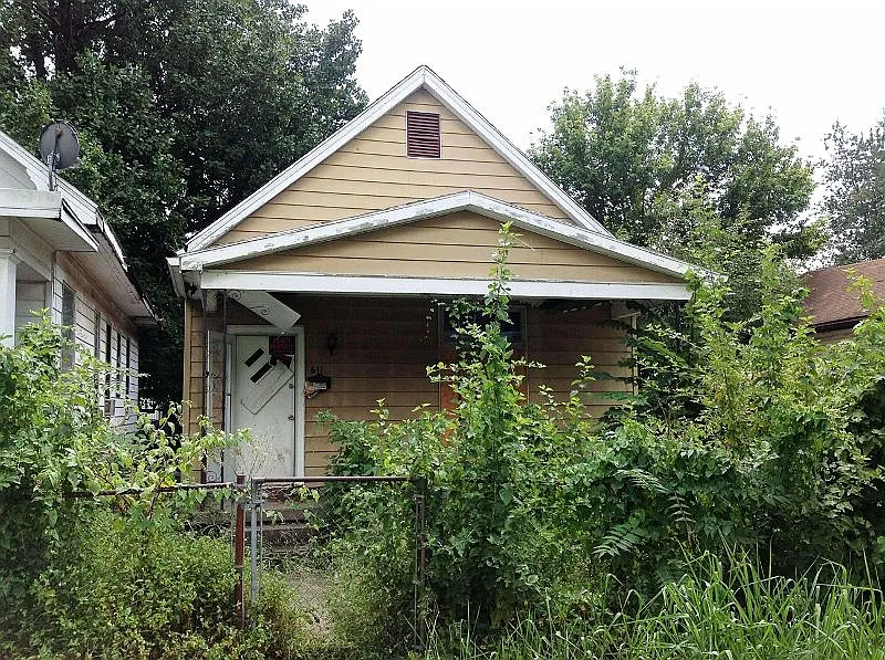 611 Monroe Ave photo 1