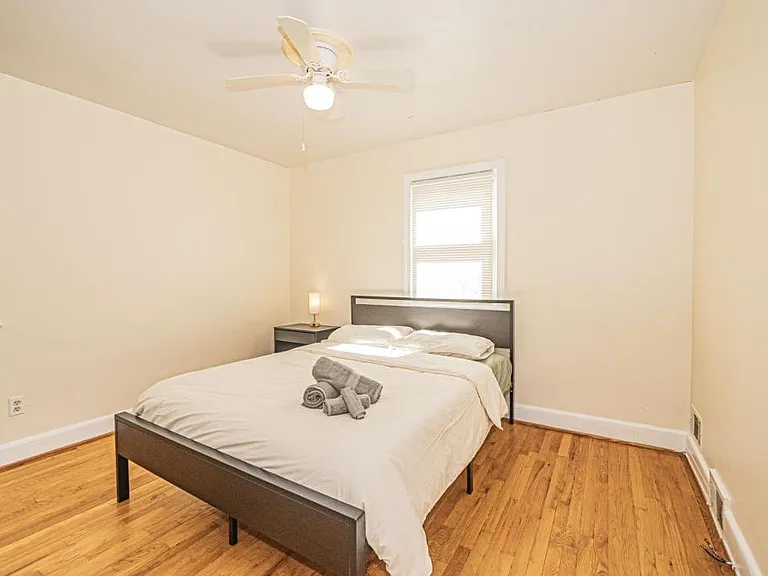 8411 Potomac Ave — Photo 18
