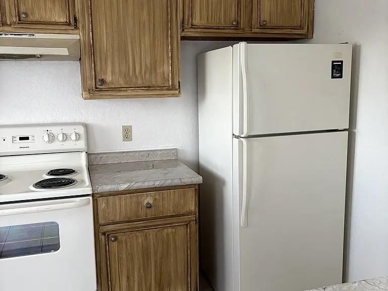 433 Avenida Garza #C — Photo 17