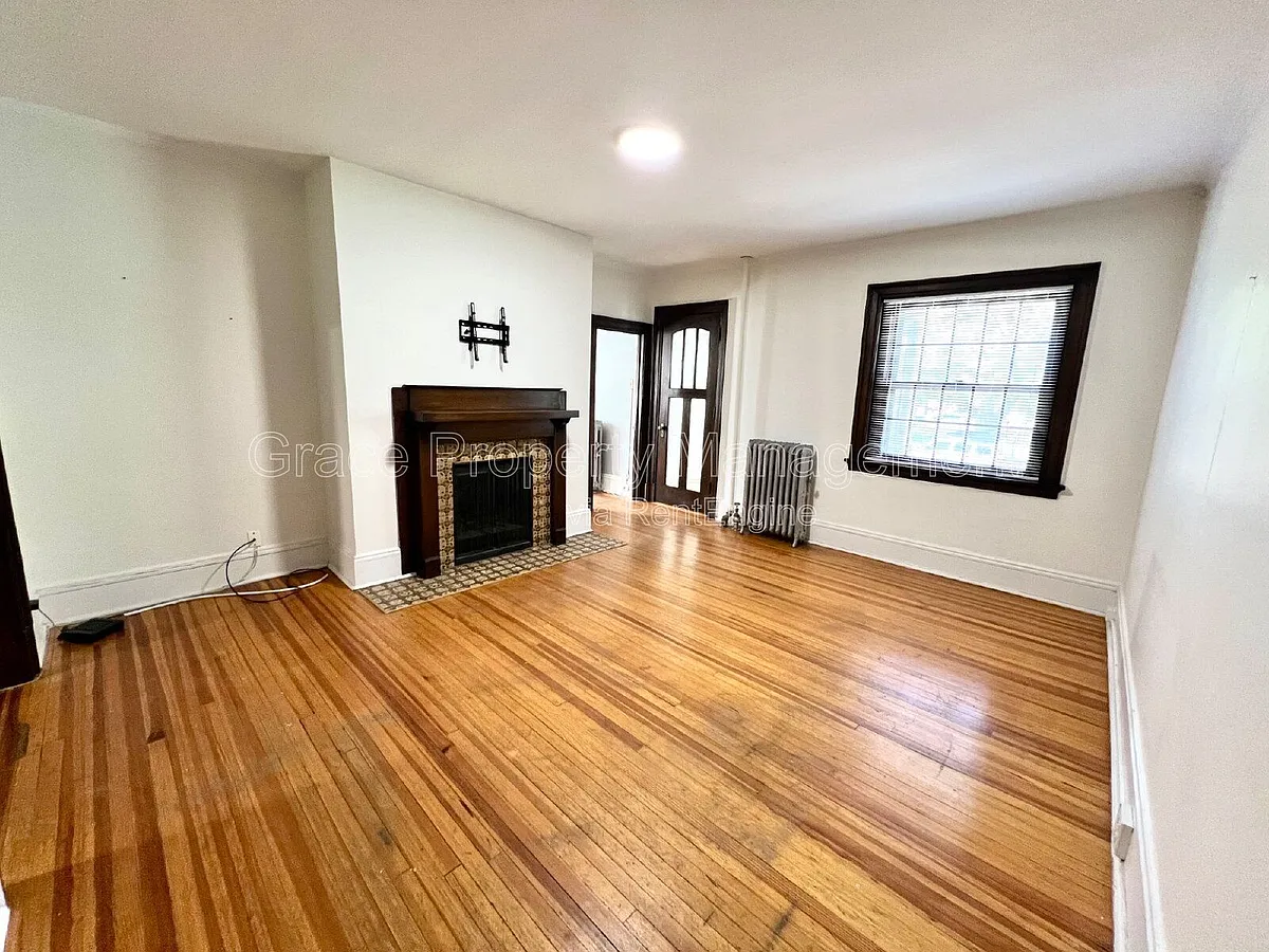 Building Photo - 523 E 12th Ave #7
