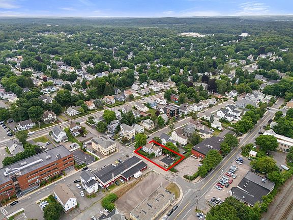 4th image of 49 Summer St