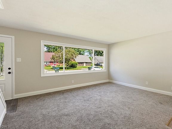 3rd image of 1757 Windsor St
