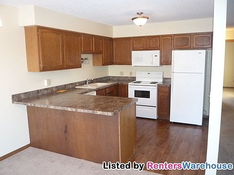 3rd image of 8432 Queen Ave N