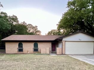 209 N Jarvis Ln, Azle, TX 76020