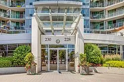 230 Queens Quay — Photo 2
