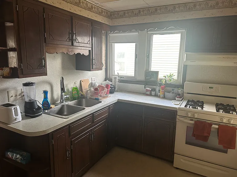 112 Grand Ave — Photo 5