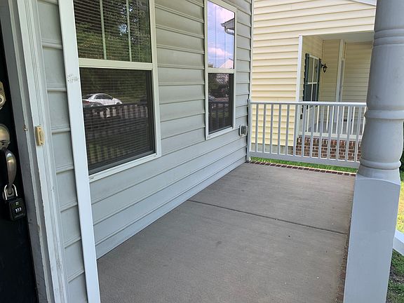 3rd image of 4740 Erin Crescent St