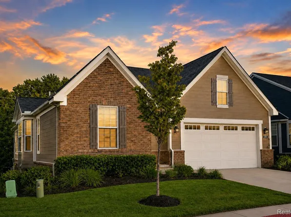 154 Mulberry Ln, Rochester, MI 48309