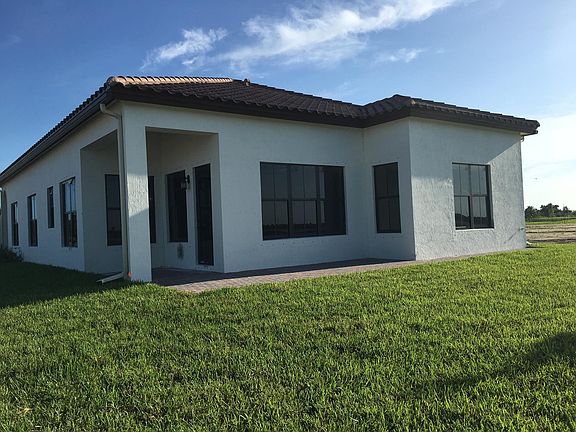 2nd image of 4813 Corrado Ave
