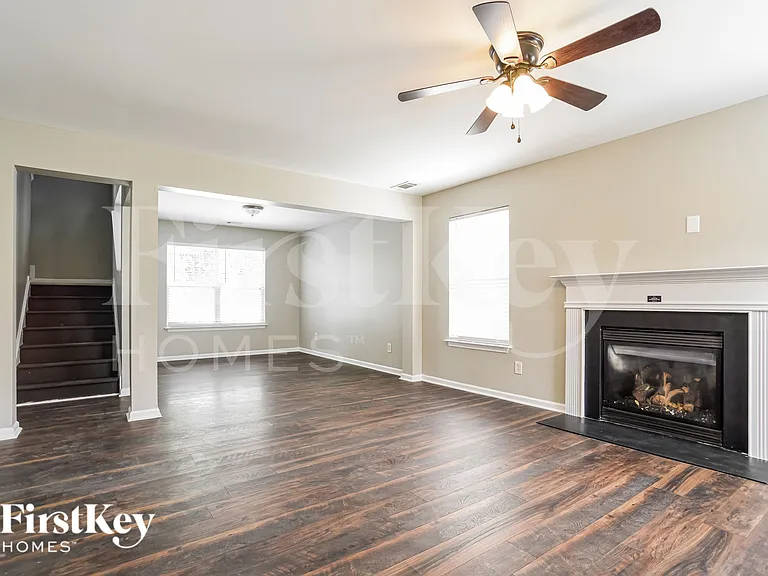 546 River View Dr — Photo 5