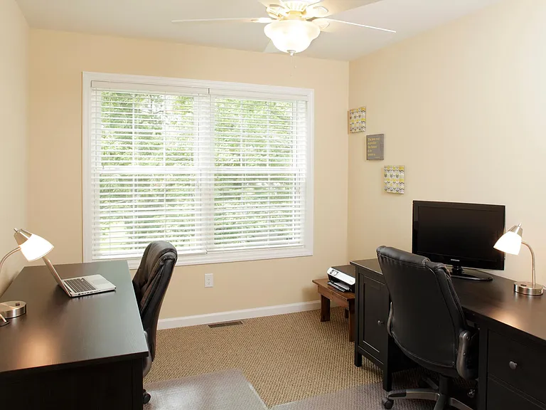 21 Lakeway Village Ln — Photo 6