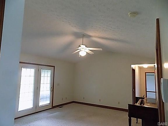 3rd image of 24 Summerfield Dr