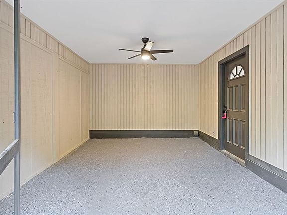 4th image of 5044 Woodmont Dr