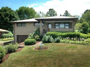 150 Scenic Dr, Greensburg, PA 15601