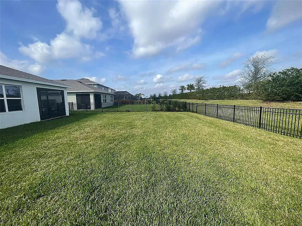 17205 Barnwood Pl — Photo 3