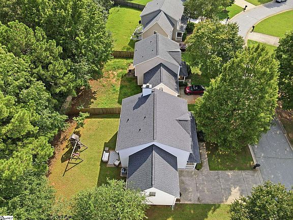 3rd image of 32 Argyle Ct